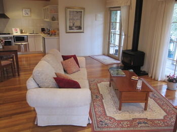 Myers Creek Cascades Luxury Cottages - Accommodation Mount Tamborine 36