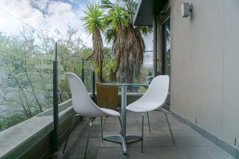Comfy Kew Apartments - Accommodation Mount Tamborine 0