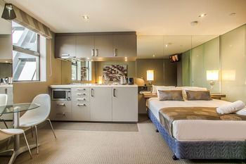 Comfy Kew Apartments - Accommodation Mount Tamborine 2