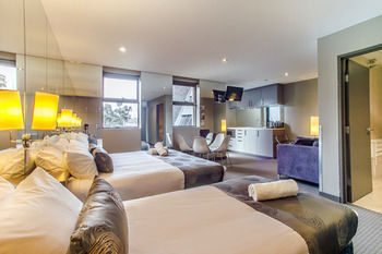 Comfy Kew Apartments - Accommodation Mount Tamborine 3