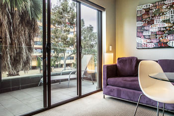 Comfy Kew Apartments - Accommodation Mount Tamborine 6