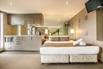 Comfy Kew Apartments - Accommodation Mount Tamborine 11