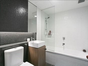 StayCentral - NGV Arts Centre Retreat - Accommodation Mount Tamborine 1