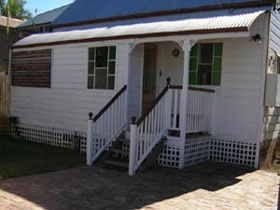 A Pine Cottage - Accommodation Mount Tamborine 0