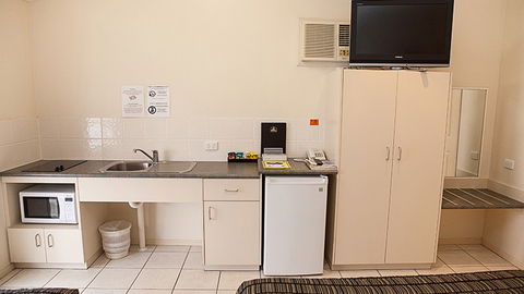 BEST WESTERN Caboolture Central Motor Inn - Accommodation Mount Tamborine 0