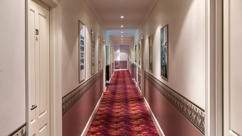 BEST WESTERN Ensenada Motor Inn - Accommodation Mount Tamborine 3
