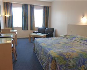Mayfair Plaza Motel - Accommodation Mount Tamborine 2