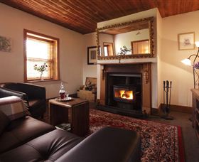 Keefers Cottage - Accommodation Mount Tamborine 1