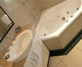 Graham Apartments - Accommodation Mount Tamborine 4