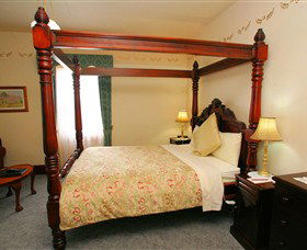 Lodge On Elizabeth - The - Accommodation Mount Tamborine 3