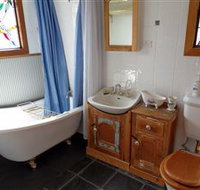 Peck's on Pine Victorian Cottage - Accommodation Mount Tamborine