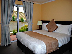 Hampden At Battery Point - Accommodation Mount Tamborine 0