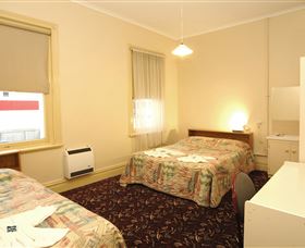 Alexander Hotel - Accommodation Mount Tamborine 1