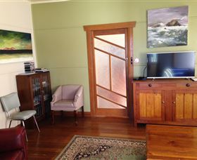 The Tickled Trout - Accommodation Mount Tamborine 0