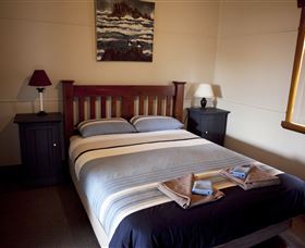 The Tickled Trout - Accommodation Mount Tamborine 4