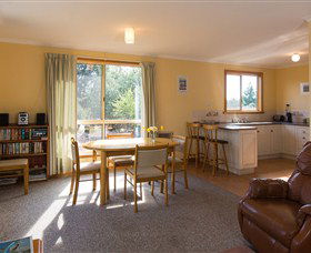 Shuckers Cottages - Accommodation Mount Tamborine 2