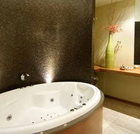 Hepburn Spa Pavilions - Saffron - Accommodation Mount Tamborine