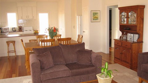 Strath Valley View Bed And Breakfast - Accommodation Mount Tamborine 2