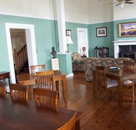 Bank on Main - Accommodation Mount Tamborine