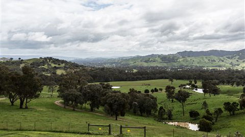 Holmesglen At Eildon - The Homestead - Accommodation Mount Tamborine 2
