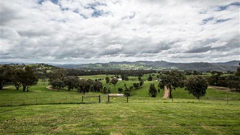 Holmesglen At Eildon - The Homestead - Accommodation Mount Tamborine 3