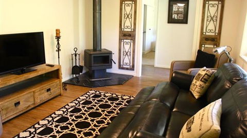 Abbeville - Accommodation Mount Tamborine 5