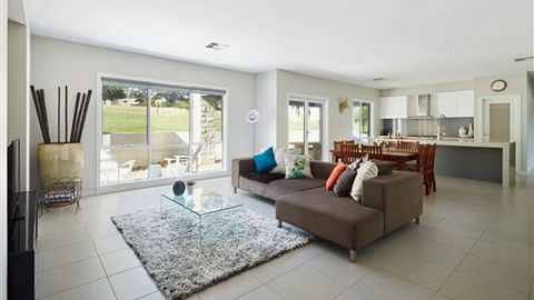 Neerim Chateau - Accommodation Mount Tamborine 0