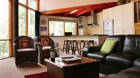 MannaGum Alpine Lodge - Accommodation Mount Tamborine 0