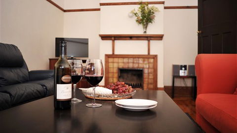 The Glen Bakery - Accommodation Mount Tamborine 3