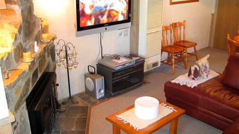 Wallace's - Crystal Creek Chalet 1 - Accommodation Mount Tamborine 1