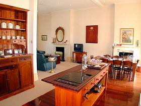 The Fire Station Inn - Residency Plus - Accommodation Mount Tamborine 0