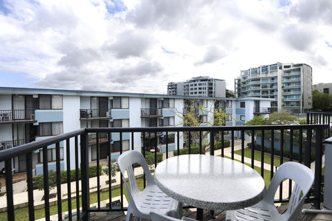 Assured Waterside Apartments - Accommodation Mount Tamborine 6