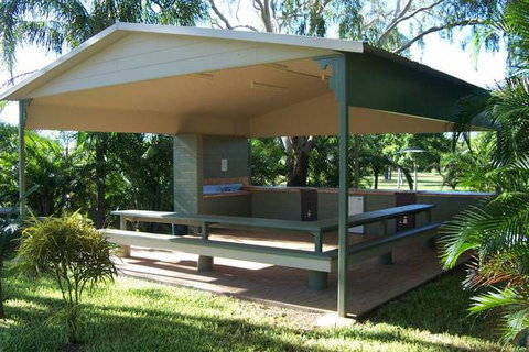 Aussie Outback Oasis Cabin & Van Village - Accommodation Mount Tamborine 4