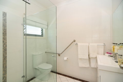 CeeSpray On Owen - Accommodation Mount Tamborine 3