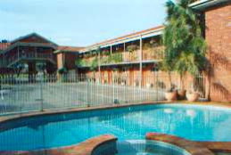 Courtyard Motor Inn - Accommodation Mount Tamborine 0