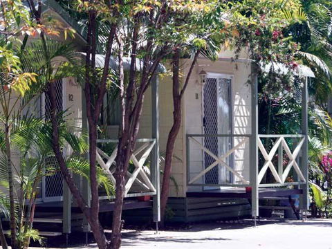 Emerald Cabin & Caravan Village - Accommodation Mount Tamborine 2