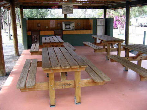 Emerald Cabin & Caravan Village - Accommodation Mount Tamborine 4