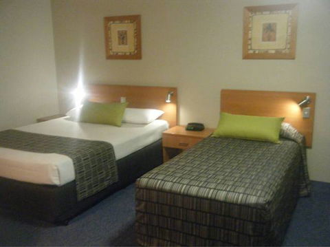 Galaxy Motel - Accommodation Mount Tamborine 1