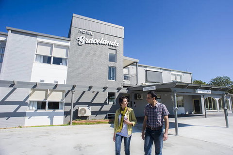 Hotel Gracelands - Accommodation Mount Tamborine 0