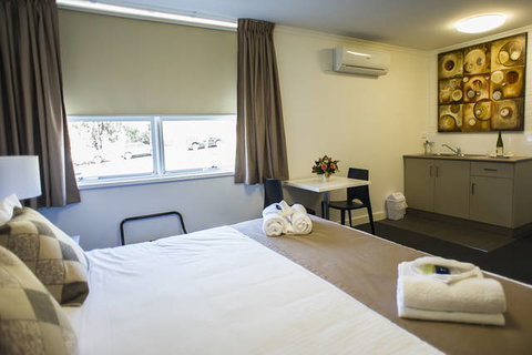 Hotel Gracelands - Accommodation Mount Tamborine 1