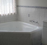 Macburn Self Contained Cottages Dog Friendly - Accommodation Mount Tamborine