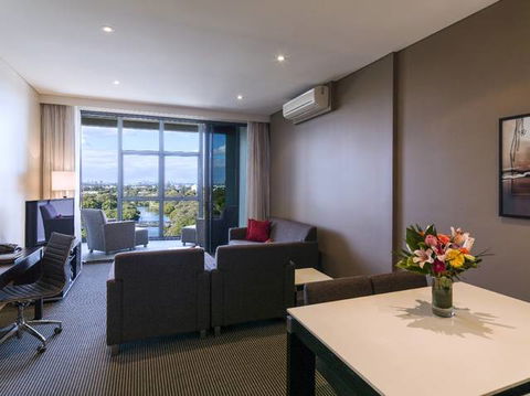 Meriton Serviced Apartments Parramatta - Accommodation Mount Tamborine 2