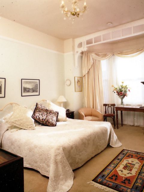 Merre Be's Honeymoon House - Accommodation Mount Tamborine 0