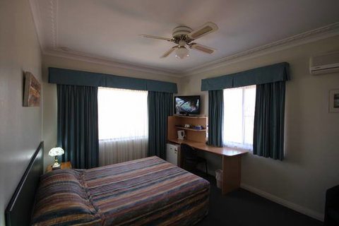 Normandie Motel & Function Centre - Accommodation Mount Tamborine 1