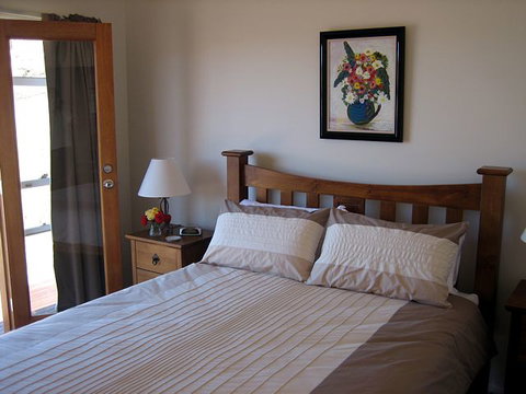 Strath Valley View B And B - Accommodation Mount Tamborine 2