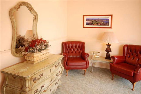 The Belmore All-Suite Hotel - Accommodation Mount Tamborine 1