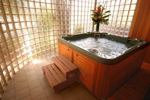 The Belmore All-Suite Hotel - Accommodation Mount Tamborine 2