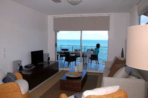 Tingeera Luxury Beachfront Apartments - Accommodation Mount Tamborine 4