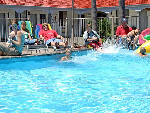 Tuncurry Beach Motel - Accommodation Mount Tamborine 1