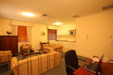 ULTIQA Rothbury Hotel - Accommodation Mount Tamborine 2